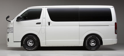 200HIACE_3_yoko.jpg